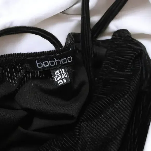 Boohoo Black Ribbed Velour Spaghetti Straps Bandeau Crop Top ~ size 8, Pre-loved - Picture 7 of 10